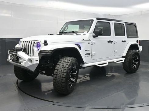 Used 2018 Jeep Wrangler Unlimited Sahara image 5