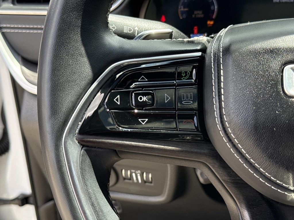 Used 2021 Jeep Grand Cherokee L Overland w/ Luxury Tech Group IV RWD image 42