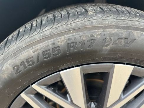 Used 2025 Nissan Altima 2.5 SV FWD image 12