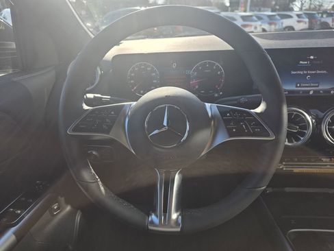 Certified 2025 Mercedes-Benz GLA 250 4MATIC image 18