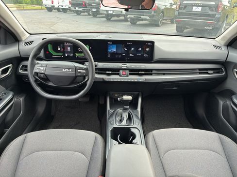 Used 2025 Kia K4 FWD image 23