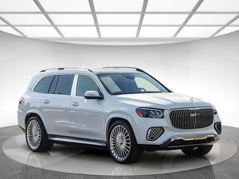 Certified 2025 Mercedes-Benz Maybach GLS 600 4MATIC image 5