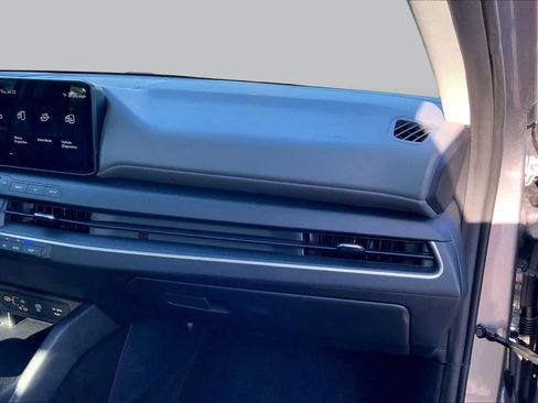 Used 2025 Kia K4 FWD image 19