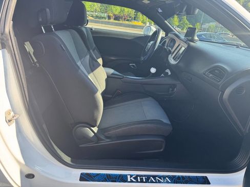 Used 2015 Dodge Challenger SXT RWD image 13