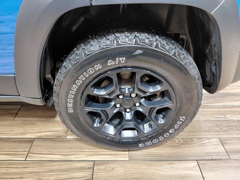 Used 2022 Jeep Cherokee Trailhawk w/ Sound & Nav Group AWD/4WD image 22