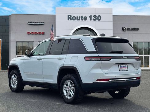 Used 2023 Jeep Grand Cherokee Laredo w/ Luxury Tech Group I image 3