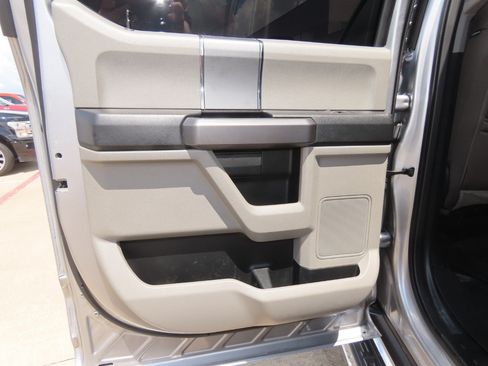 Used 2021 Ford F250 XLT w/ XLT Premium Package AWD/4WD image 19