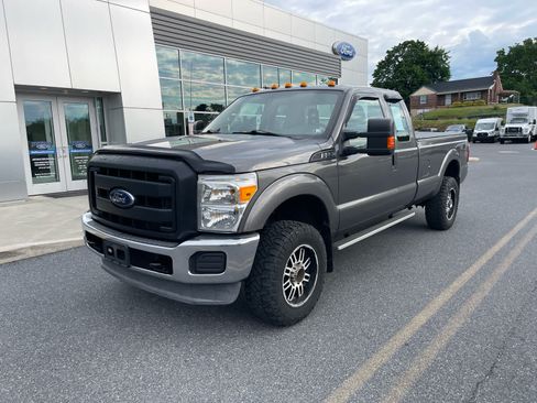 Used 2014 Ford F250 XL w/ Power Equipment Group AWD/4WD image 2
