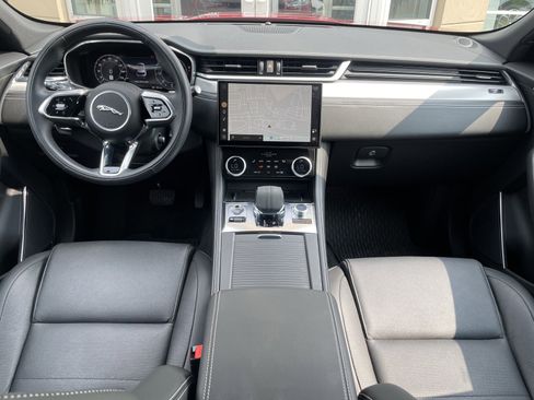 Certified 2024 Jaguar F-PACE R-Dynamic S image 2