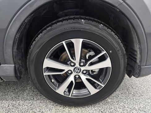 Used 2018 Toyota RAV4 XLE AWD/4WD image 33