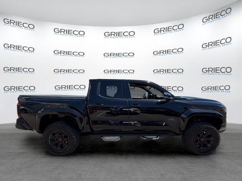 Used 2025 Toyota Tacoma TRD Pro AWD/4WD image 8