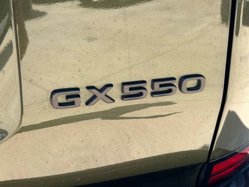 Used 2025 Lexus GX 550 w/ Accessory Package (2T) AWD/4WD image 13