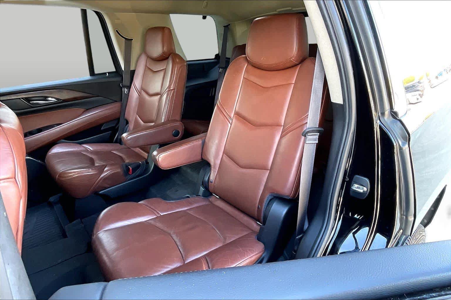 Used 2015 Cadillac Escalade Premium AWD/4WD image 21