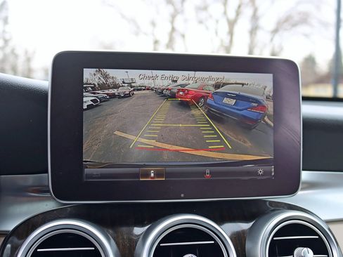 Used 2019 Mercedes-Benz GLC 300 4MATIC image 21