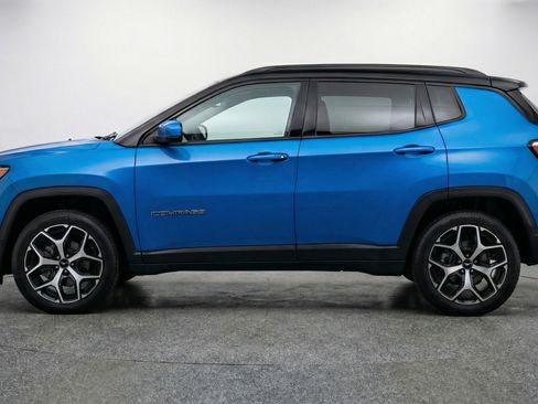 Used 2025 Jeep Compass Limited image 5