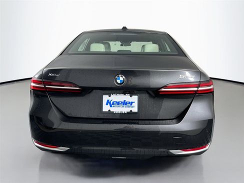 New 2026 BMW 530i xDrive w/ Premium Package AWD/4WD image 5