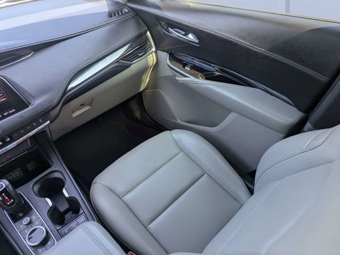 Used 2019 Cadillac XT4 Luxury FWD image 17