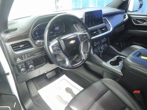 Used 2024 Chevrolet Tahoe LT w/ Luxury Package image 4