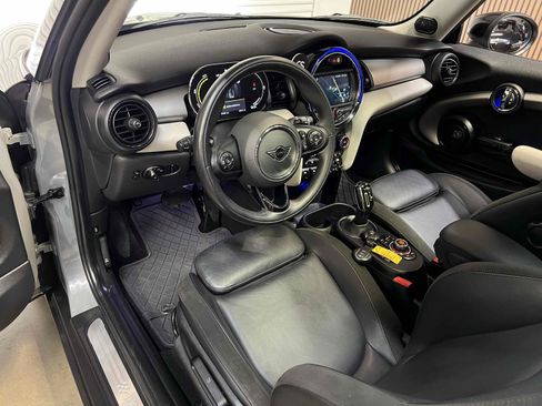 Used 2021 MINI Cooper SE w/ 6.5" Touchscreen Package FWD image 3