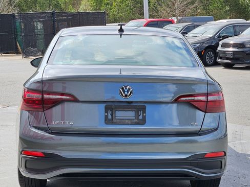 Used 2024 Volkswagen Jetta SE image 6