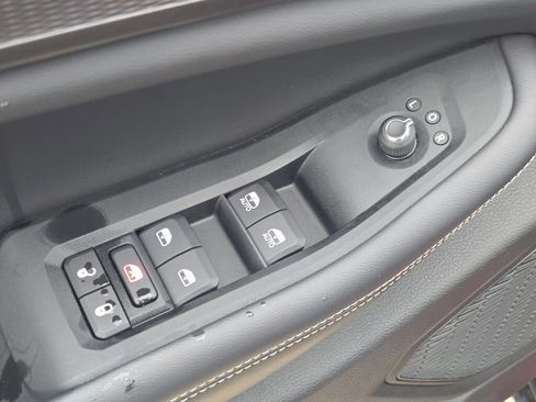 Certified 2023 Jeep Grand Cherokee L Laredo image 22