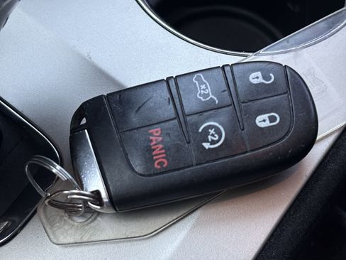 Used 2015 Jeep Grand Cherokee Laredo w/ Quick Order Package 23E image 39