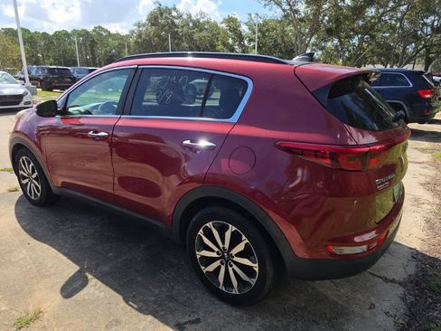 Used 2018 Kia Sportage EX w/ EX Premium Package FWD image 2