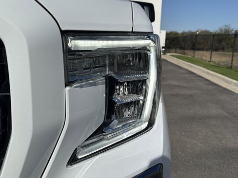 Used 2022 GMC Sierra 1500 AT4 w/ AT4 Premium Package image 6