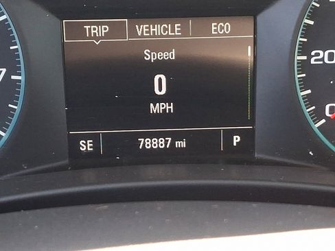 Used 2018 Chevrolet Equinox LS FWD image 20