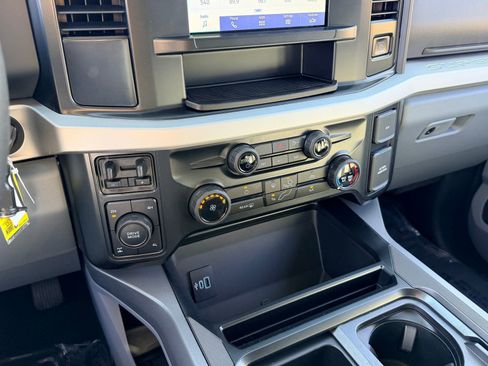 New 2026 Ford F250 XLT w/ FX4 Off-Road Package AWD/4WD image 25