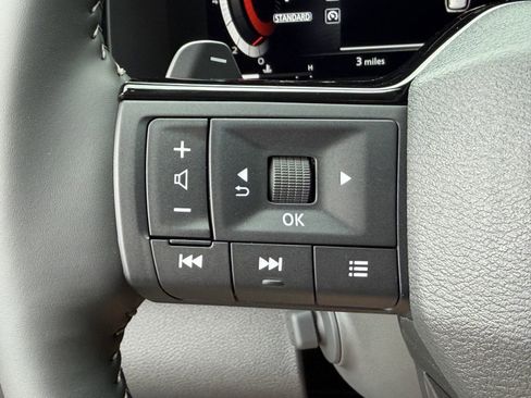 New 2026 Nissan Pathfinder Platinum w/ Accent Package FWD image 17