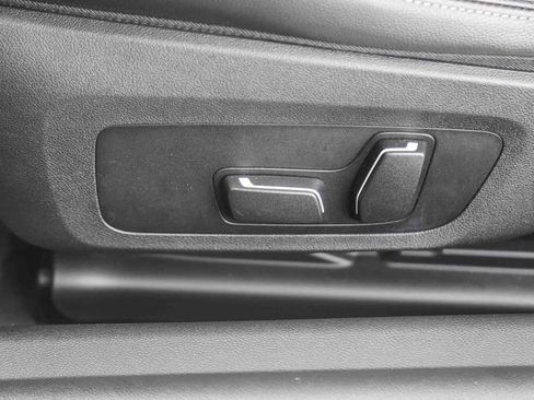 Used 2024 BMW 230i Coupe w/ Premium Package RWD image 19