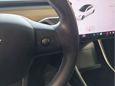 Used 2019 Tesla Model 3 Standard Range image 24