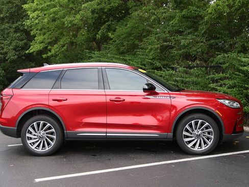 Used 2023 Lincoln Corsair Reserve FWD image 9