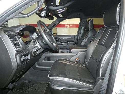 Used 2024 RAM 3500 Limited image 11