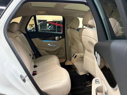 Used 2017 Mercedes-Benz GLC 300 4MATIC image 22