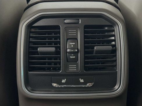 New 2026 Porsche Macan image 27