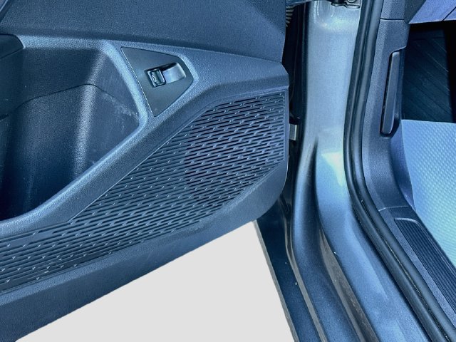 Used 2019 Volkswagen Jetta R-Line w/ R-Line Cold Weather Package FWD image 18