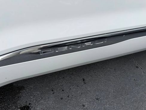 Certified 2021 GMC Acadia Denali w/ Denali Ultimate Package AWD/4WD image 7