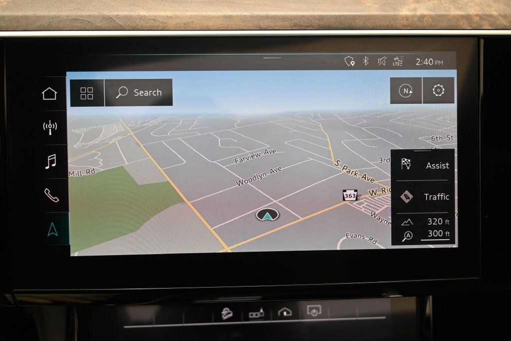 Used 2019 Audi e-tron Premium Plus AWD/4WD image 16