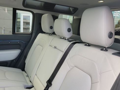 New 2026 Land Rover Defender 110 X-Dynamic SE image 14