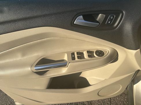 Used 2018 Ford Escape SE w/ SE Sync 3 Package image 18