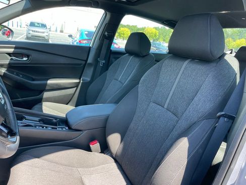 Used 2025 Honda Accord Sport image 25