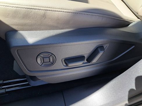 Used 2025 Audi Q5 Premium w/ Convenience Package AWD/4WD image 19