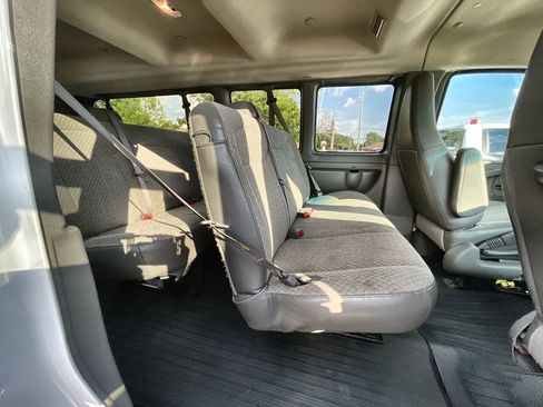 Used 2022 Chevrolet Express 3500 LS image 15