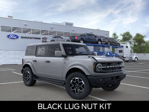 New 2026 Ford Bronco Outer Banks AWD/4WD image 8