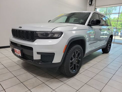 Certified 2024 Jeep Grand Cherokee L Laredo AWD/4WD image 6