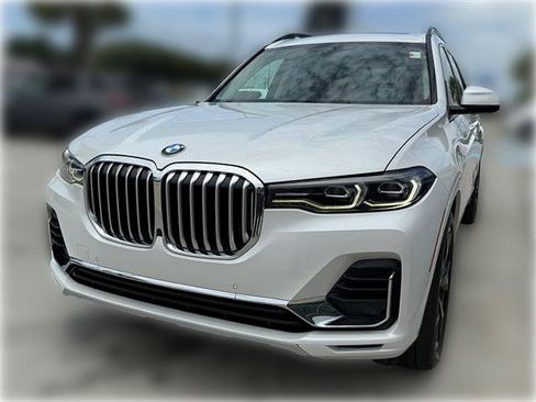 Used 2021 BMW X7 xDrive40i w/ Premium Package AWD/4WD image 3