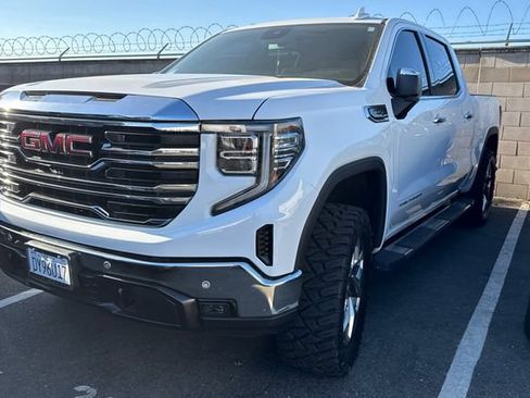 Used 2025 GMC Sierra 1500 SLT w/ SLT Premium Plus Package AWD/4WD image 6