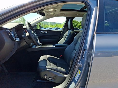 Certified 2024 Volvo XC60 B5 Core w/ Protection Package Premier AWD/4WD image 14